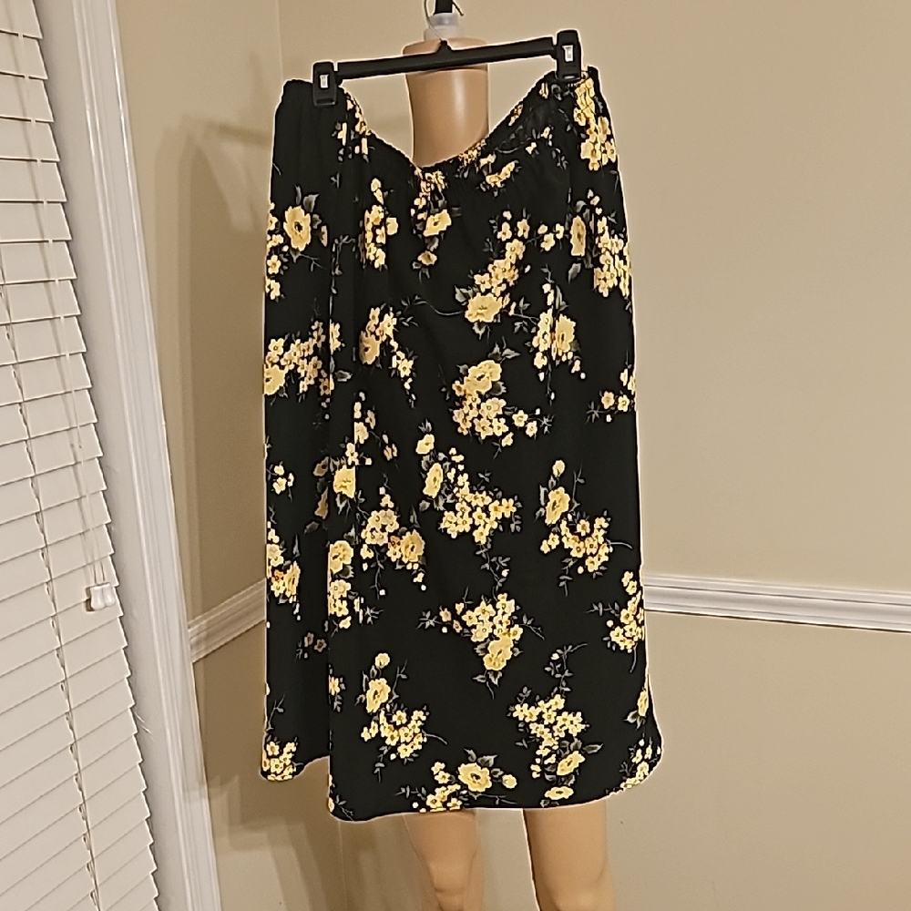 R&K Black and Yellow Ruched A-Line Midi Skirt